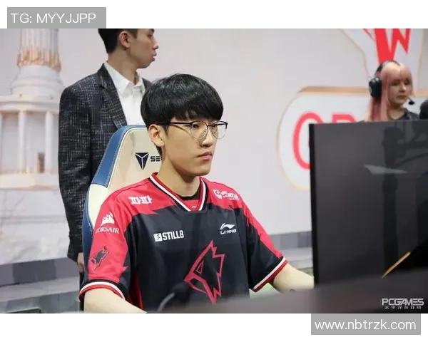 王者荣耀热点分析：深入探讨FPX战队的防守策略与战术布局